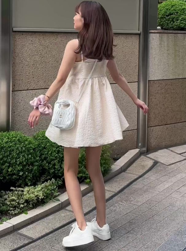 日本 GRL - 甜美泡泡布吊帶背心裙-黑 (F)