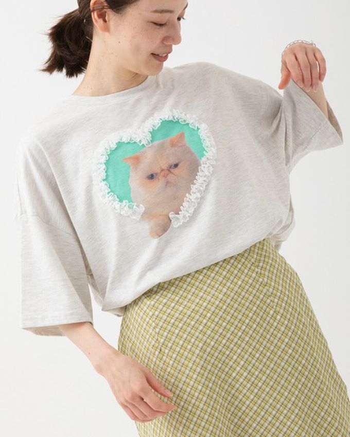 日本 gleam - 厭世貓咪愛心蕾絲寬大風短袖T恤-藍貓-炭黑