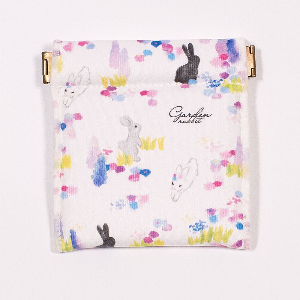 日本 3carat - 雲朵柔棉彈簧口金化妝包/收納袋-花叢小兔-米 (9.5x9cm)