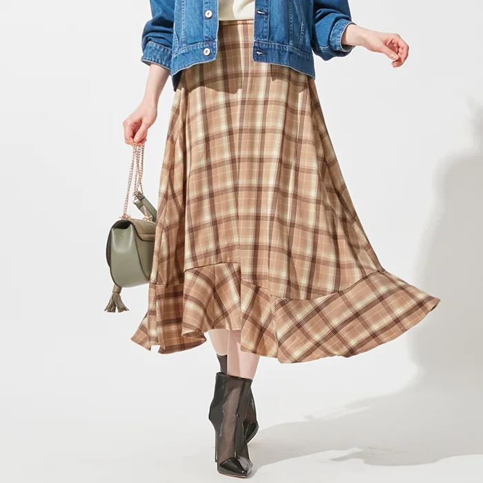 日本 BELLUNA - 格紋不規則荷葉拼接長裙-杏