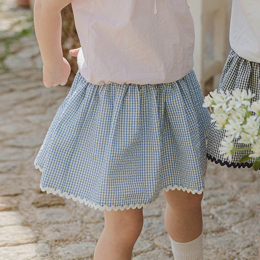 鬆緊腰細格內搭褲短裙-淺藍