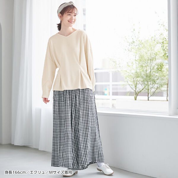 日本 BELLUNA - 抓皺設計V領薄長袖上衣-深藍