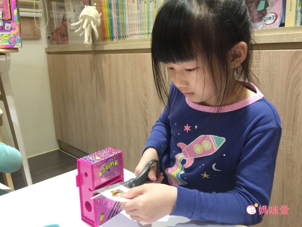 甜甜價入手 ✿ 噴畫藝術家、韓國時尚造型組、迷你繽紛貼紙機