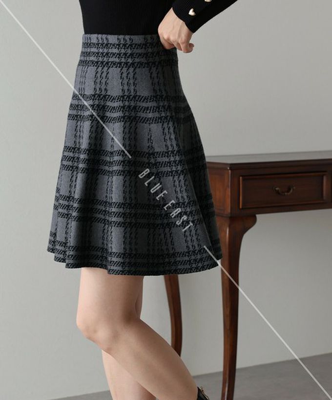 日本 BLUE EAST - 甜心格紋針織迷你短裙-粉杏