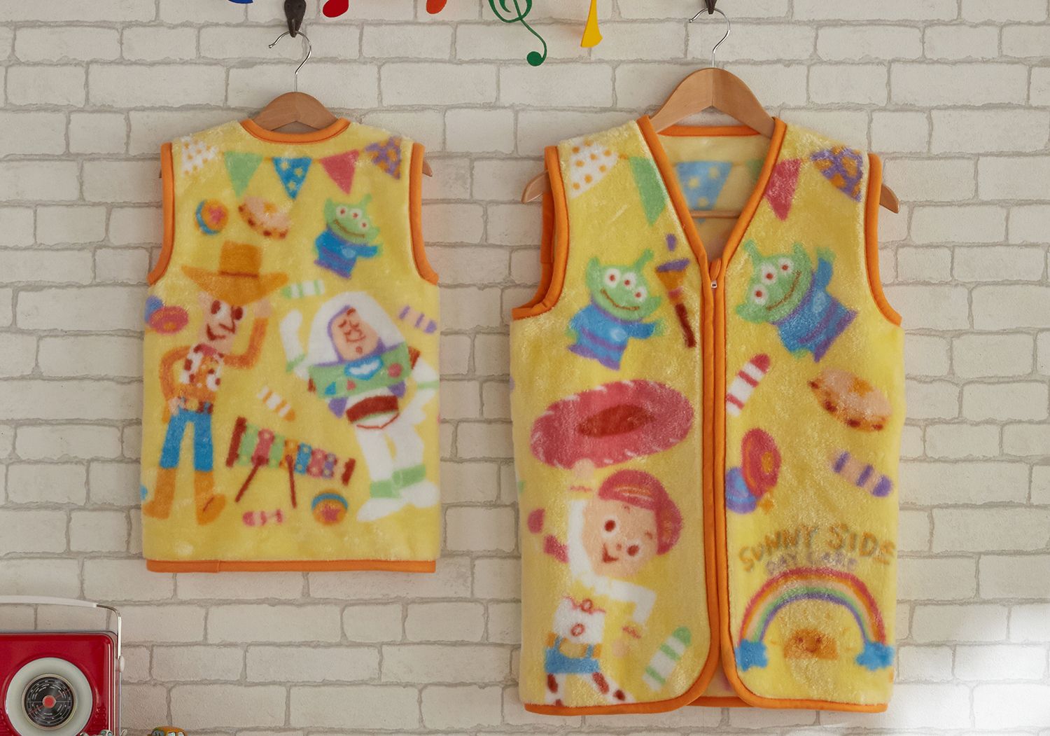 日本服飾代購 - 卡通厚刷毛保暖背心-米奇