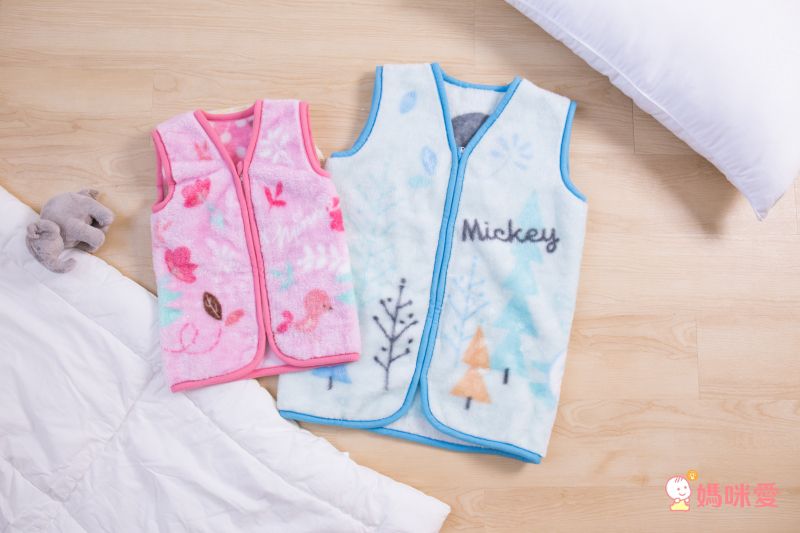 日本服飾代購 - 卡通厚刷毛保暖背心-米奇
