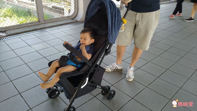 折疊推車最佳選擇！$5000元有找！收納面積最小【JOLLY 嬰兒手推車】單手秒收沒問題！