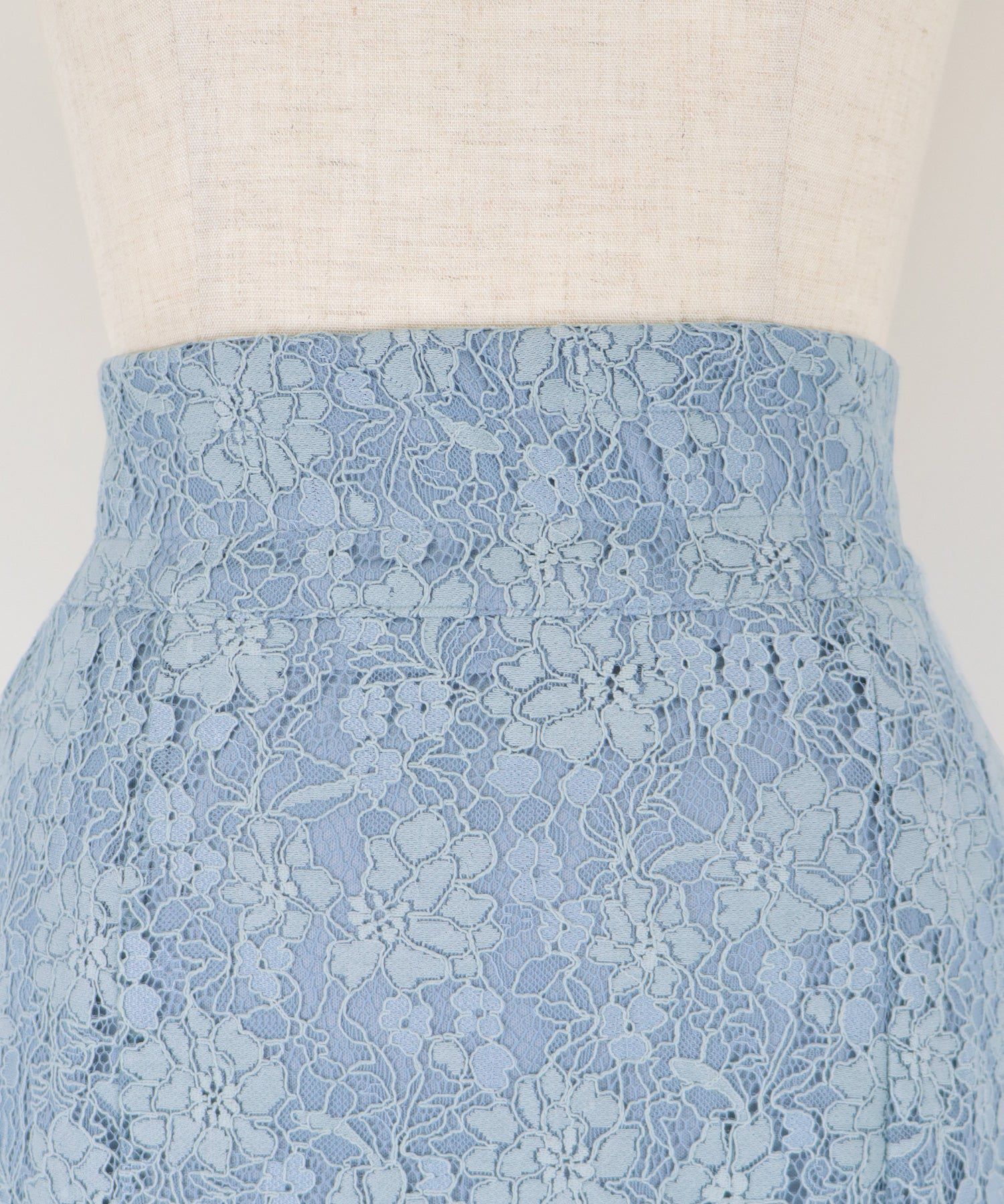 日本 BLUE EAST - 花朵蕾絲修身魚尾裙-經典黑