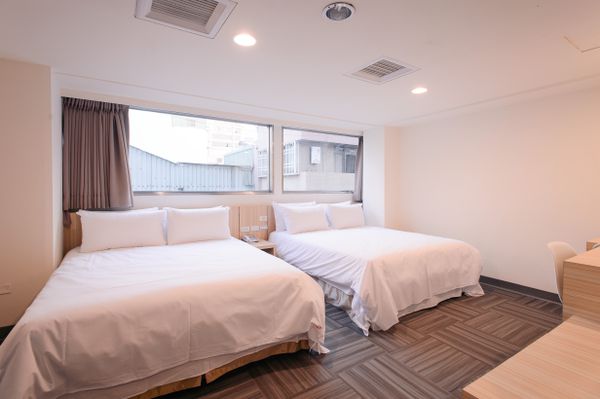 奇異果快捷旅店-台中成功店 ★