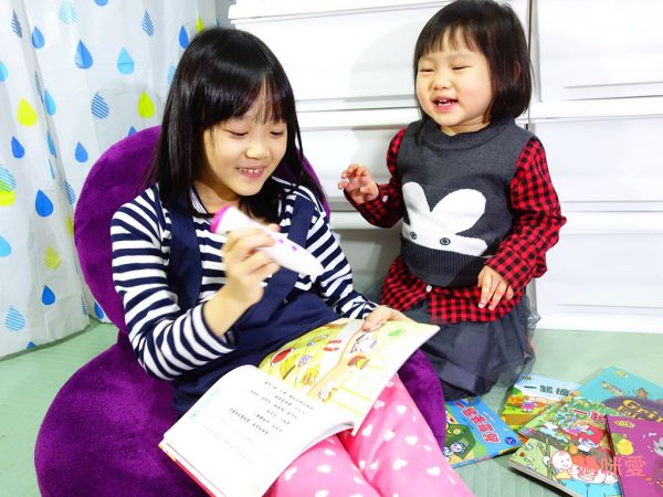 開啟世界觀的第一扇窗，拿筆點一點，認識各國首都、文化特色、經典童玩