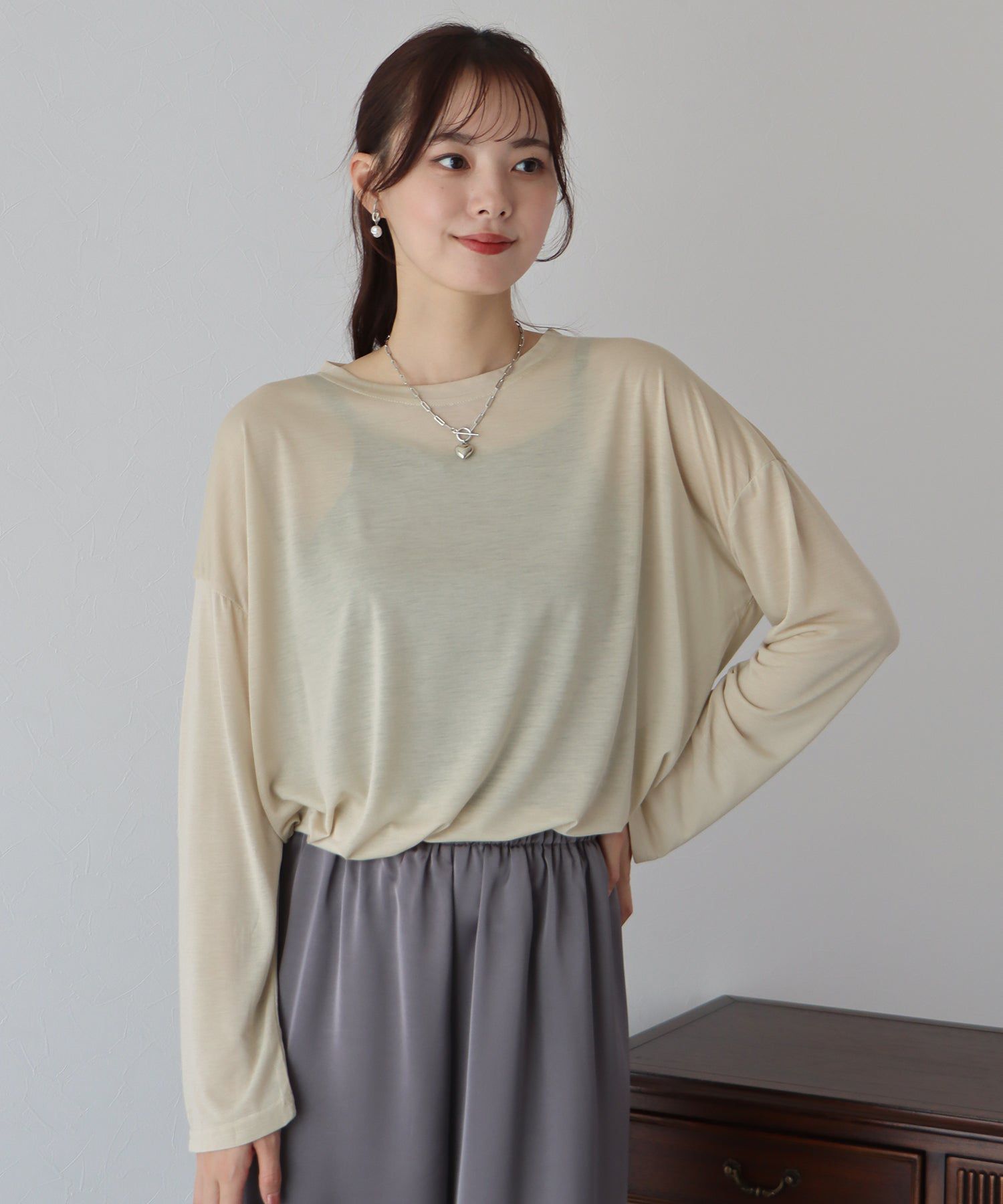 日本 BLUE EAST - 柔軟薄透落肩長袖上衣-粉