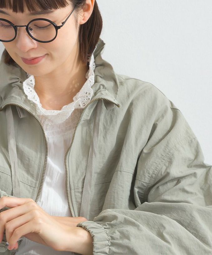 日本 Lupilien - 輕盈俏麗特色領尼龍短版薄外套-黑