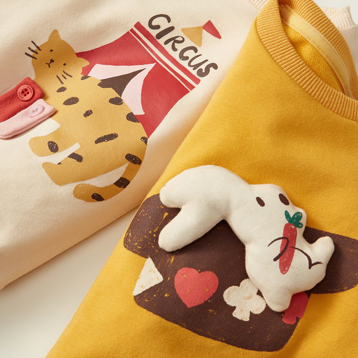 立體童趣圓領長袖上衣-花豹-杏色