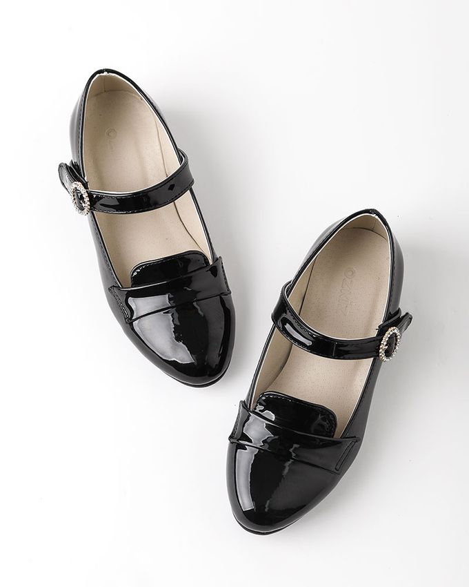 韓國 OZKIZ - 鑲鑽英倫風亮漆皮皮鞋-黑