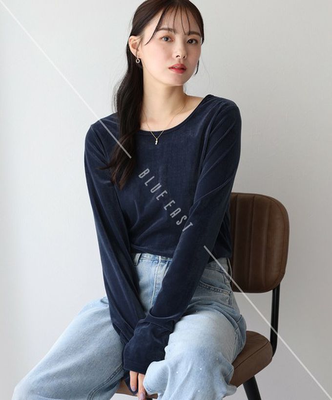 日本 BLUE EAST - 透明感光澤絨面船領長袖上衣-(指孔設計)-靛藍