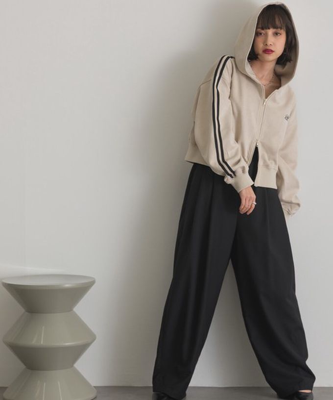 日本 ELENCARE DUE - 麂皮俐落雙拉鍊短版連帽外套-象牙米