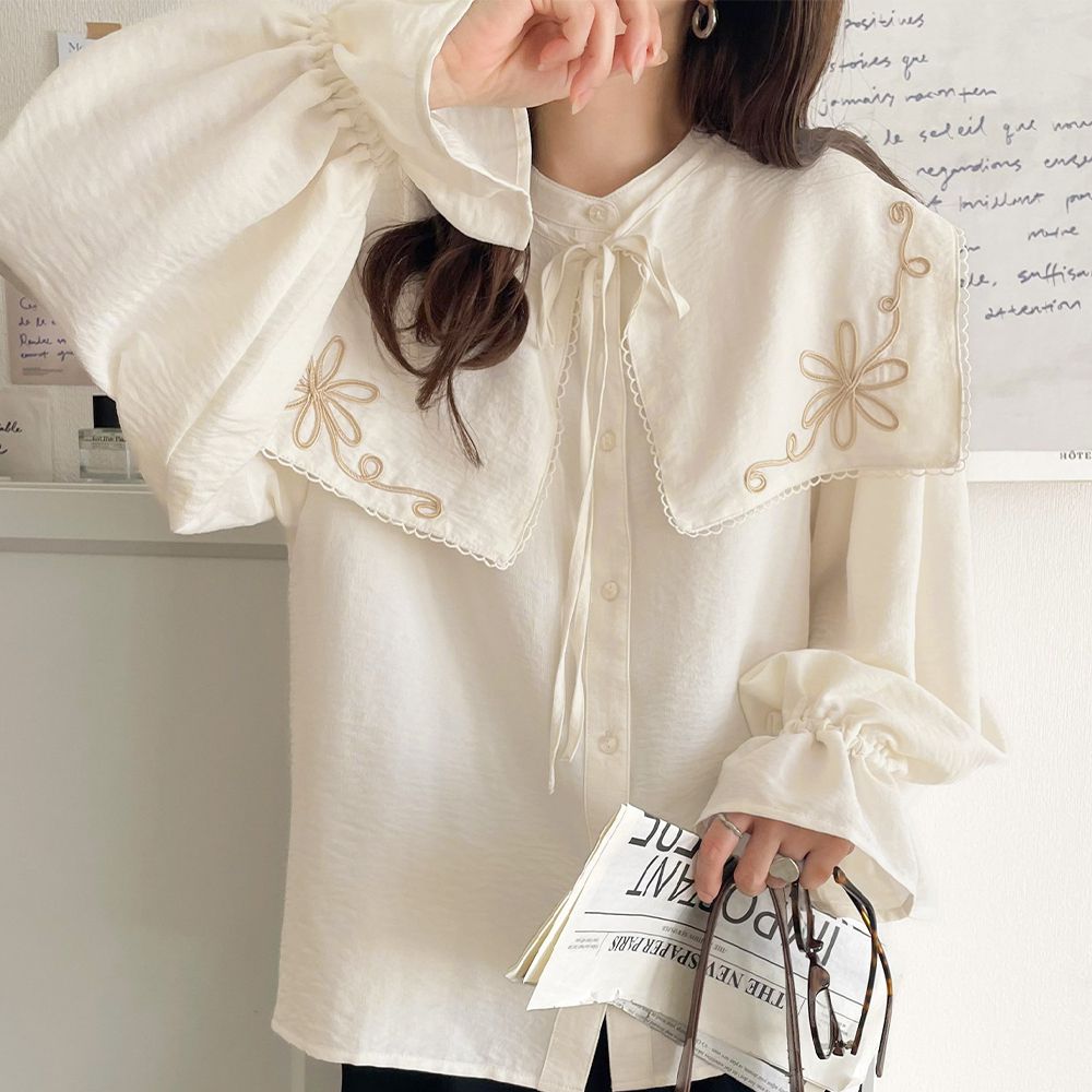 蕾絲刺繡精緻大方領長袖上衣-象牙米