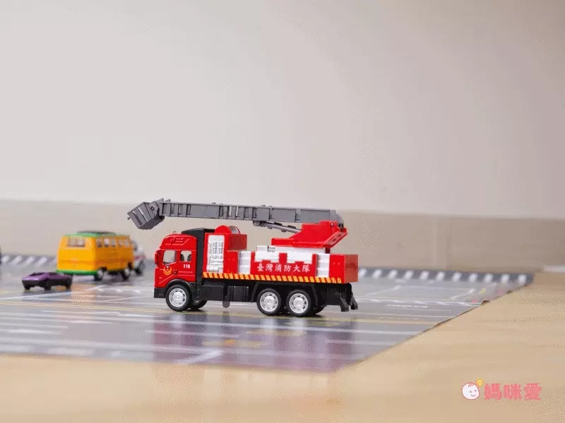 銅板價【擬真合金車】車車控寶千萬別錯過！