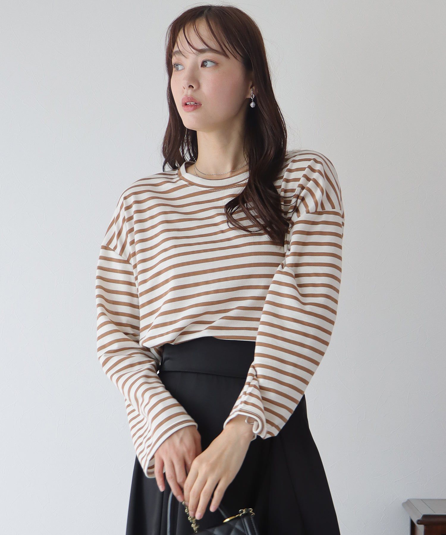 日本 BLUE EAST - 圓領百搭柔軟薄長袖上衣-條紋-深藍