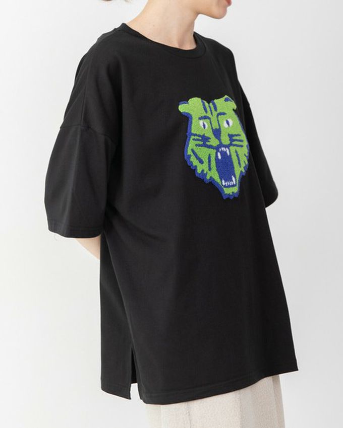 日本 gleam - 逗趣老虎相良刺繡寬大風短袖T恤-橘老虎-燕麥灰