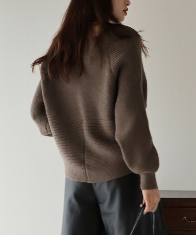 日本 BLUE EAST - 柔美交叉短版針織毛衣-淺灰