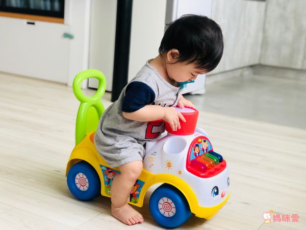 美國Fisher-Price 費雪 - 費雪牌little people 樂隊遊行騎乘玩具