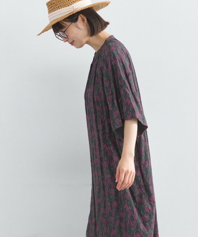 日本 Lupilien - 柔滑嫘縈植物印花寬鬆短袖洋裝-綠x桃