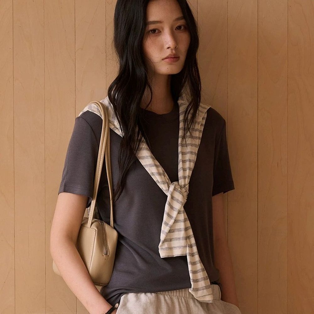 呼吸感天絲混羊毛經典圓領短袖上衣-墨灰