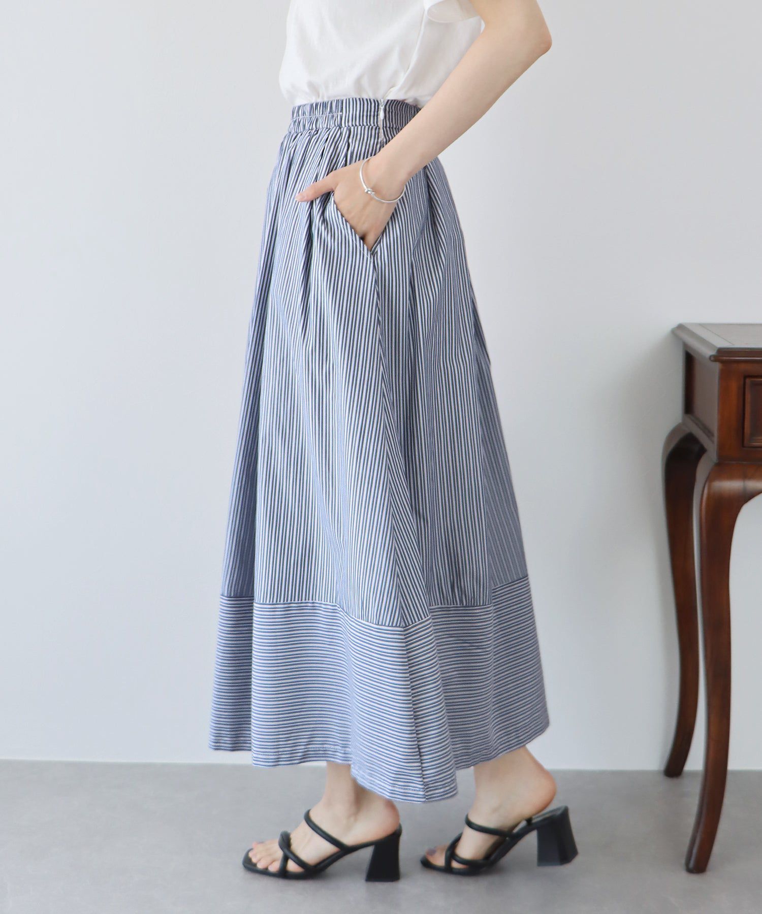 日本 BLUE EAST - 歐風質感條紋拼接修身長裙-綠x白