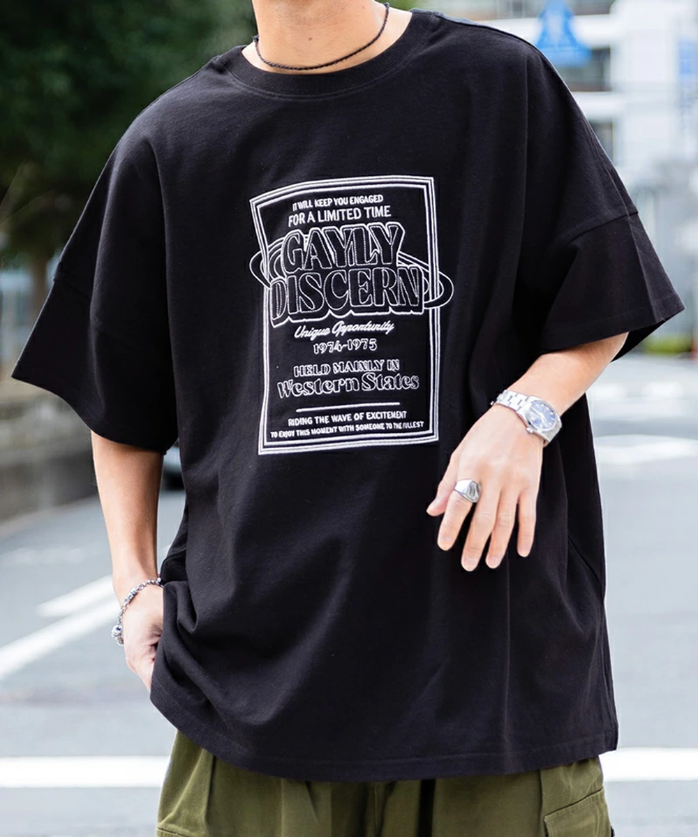 Java 混有機棉氣質刺繡印花短袖T恤-黑