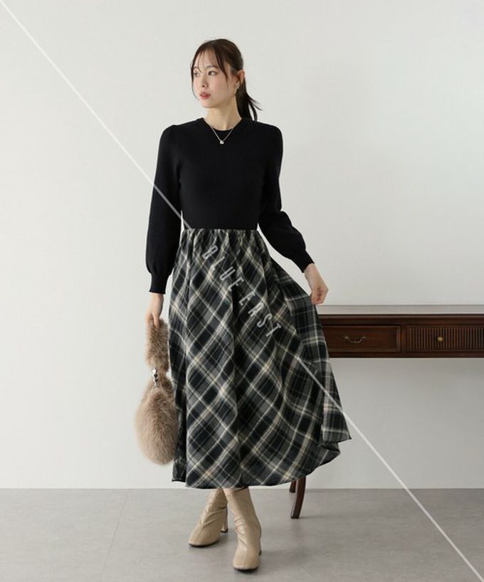 日本 BLUE EAST - 美型修身小澎袖針織長袖洋裝-格紋拼接-海軍藍