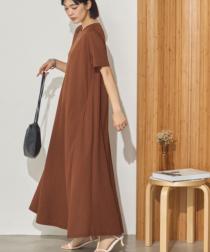 日本 Sans Souci 34+ - 接觸涼感 嫘縈傘擺素色短袖洋裝-淺灰棕