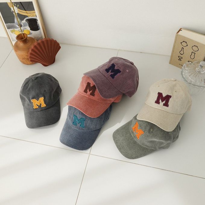 韓國配件連線 - M字裝飾棒球帽-磚紅 (FREE)