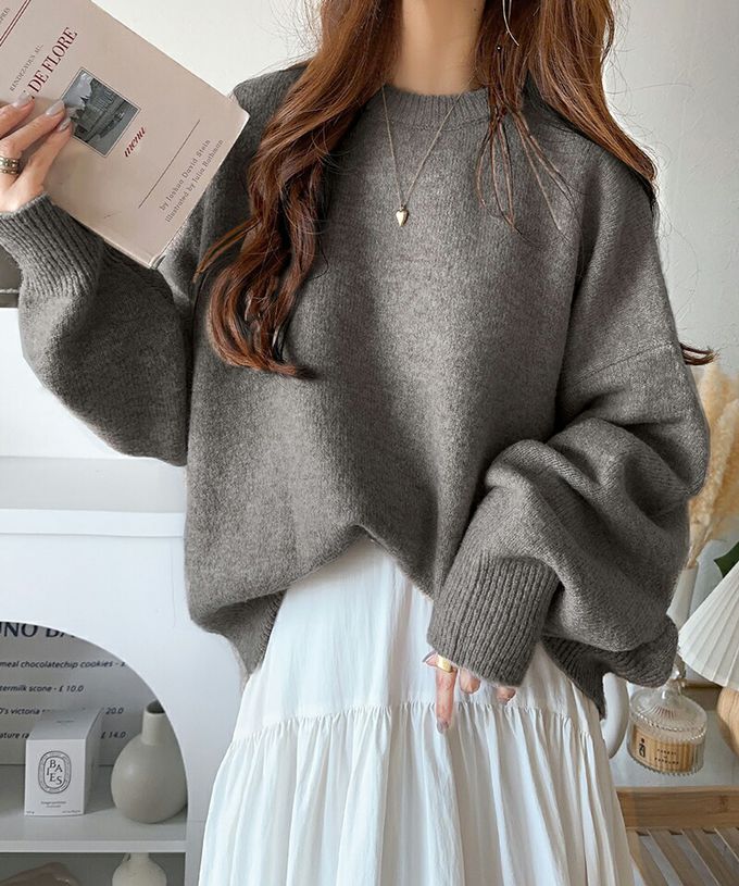 日本 Classical Elf - 溫柔圓領寬版純色針織毛衣-摩卡