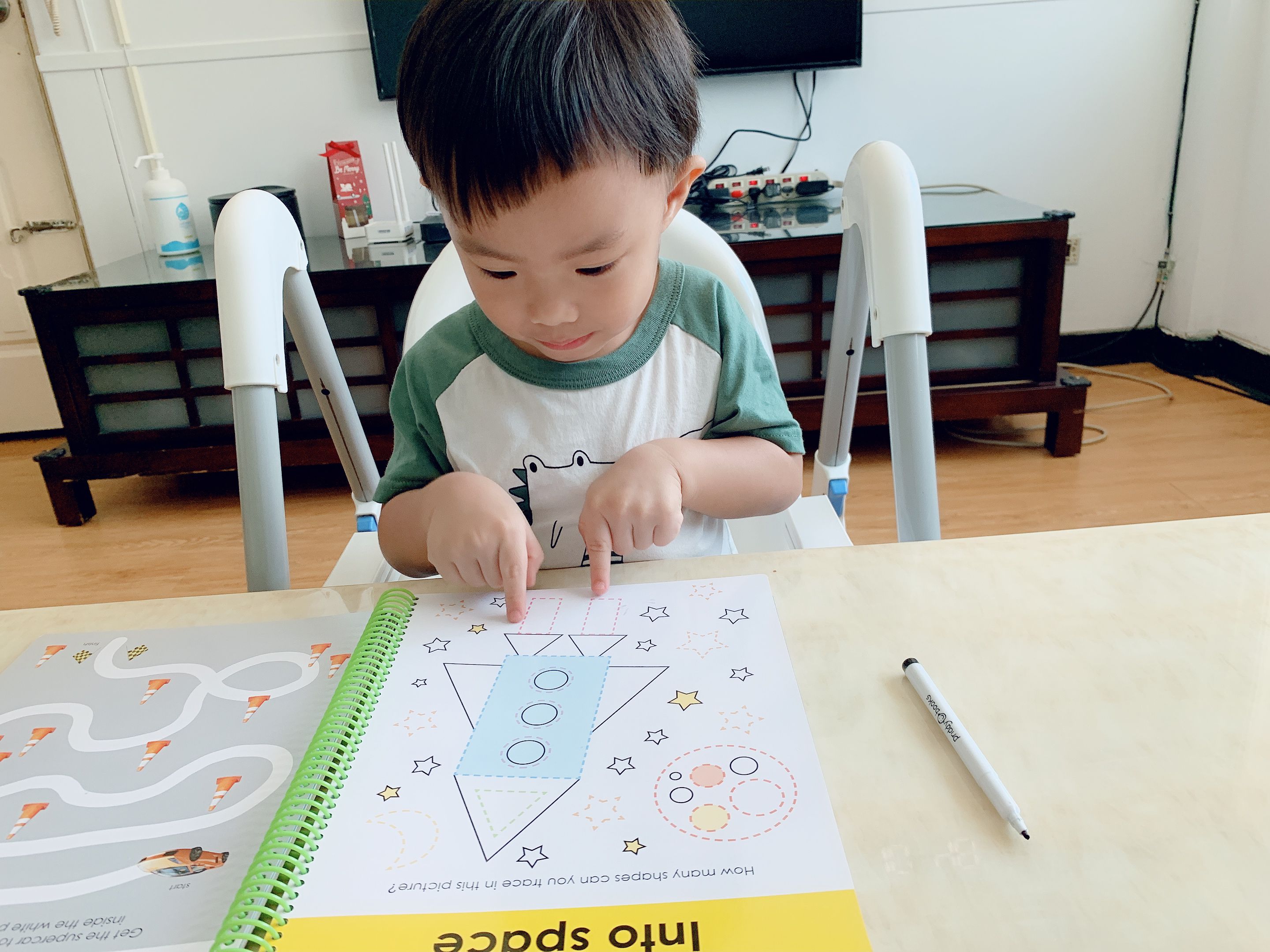 【超級英雄/蜘蛛人 貼紙書】熱愛英雄的男孩不能錯過☞大量貼紙與趣味題型 盡情當個小小英雄