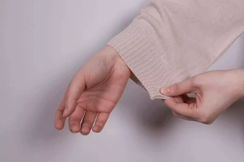 日本 Honeys - 蕾絲雕花魚尾長裙-米