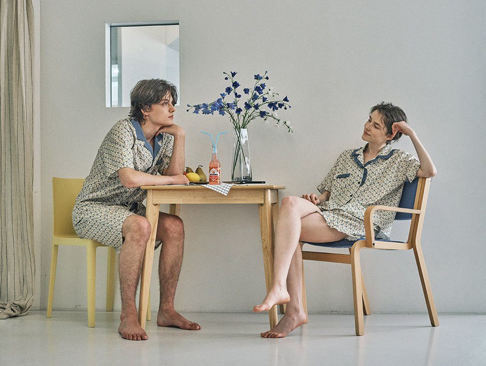 韓國 ULLALA - 玫瑰印花短袖睡衣(兩件式)-藍玫瑰 (FREE)