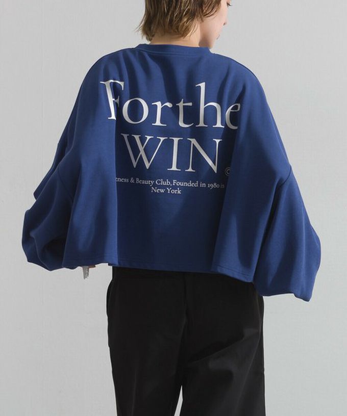 日本 Lupilien - 背後英文印花寬鬆休閒短版上衣-濃綠