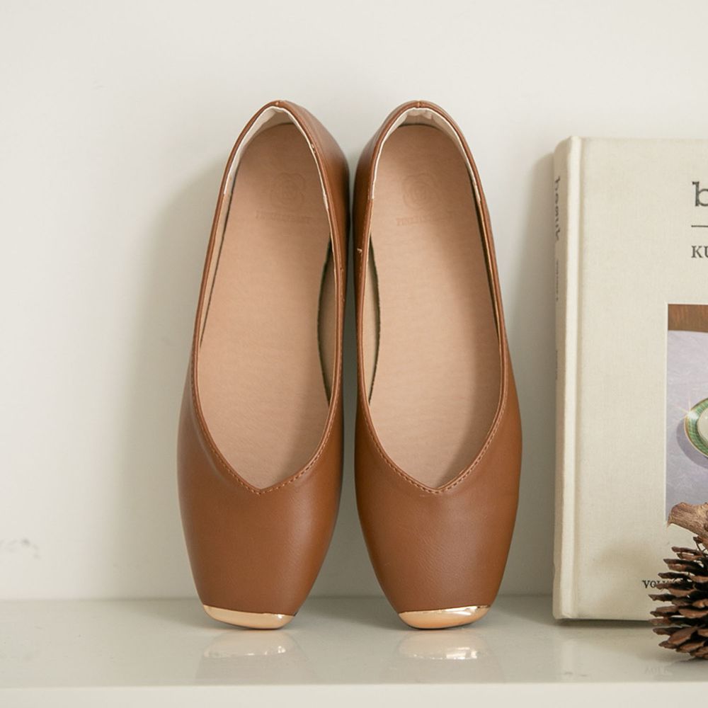 韓國 PINKELEPHANT - 金屬平頭平底包鞋(1.5cm)-咖啡