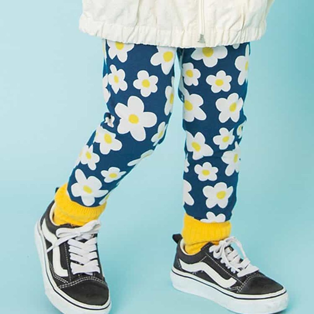 DAISUKI 可愛百搭彈性九分褲-黃白花-深藍