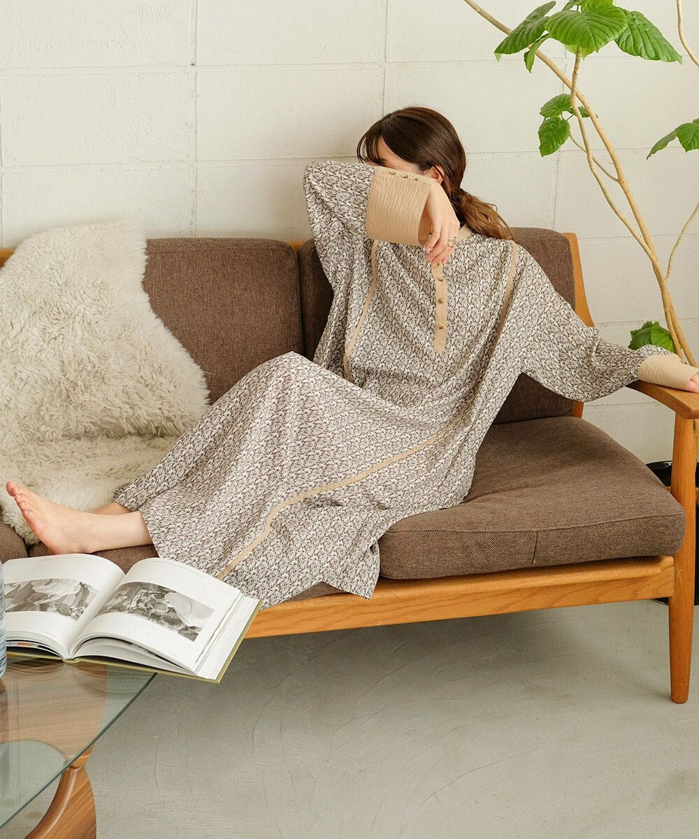 日本 Bab - 歐風碎花圓領雪紡洋裝-春日粉