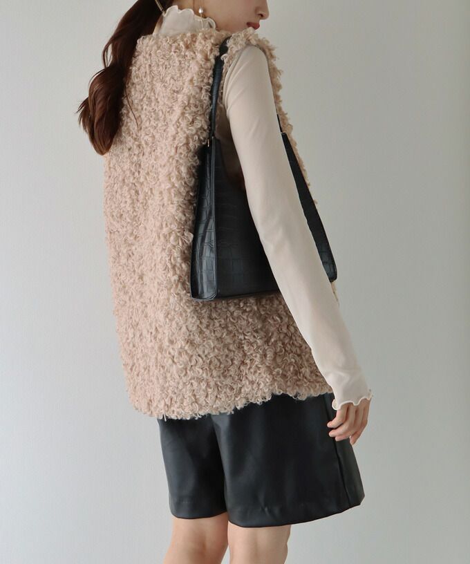 日本 BLUE EAST - 時尚毛絨開襟背心-白