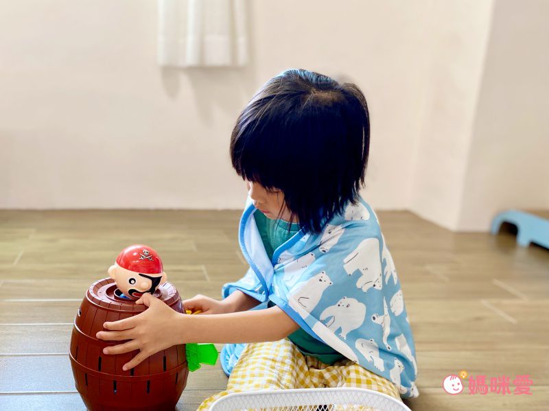 日本 DAIKAI - 3way 接觸涼感蓋毯/披肩/小外套-愜意花園-粉藍 (100x70cm)