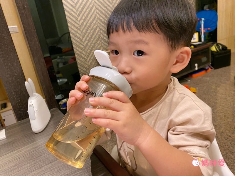 奶瓶界愛馬仕【hegen 小金奶瓶】超美型方形奶瓶