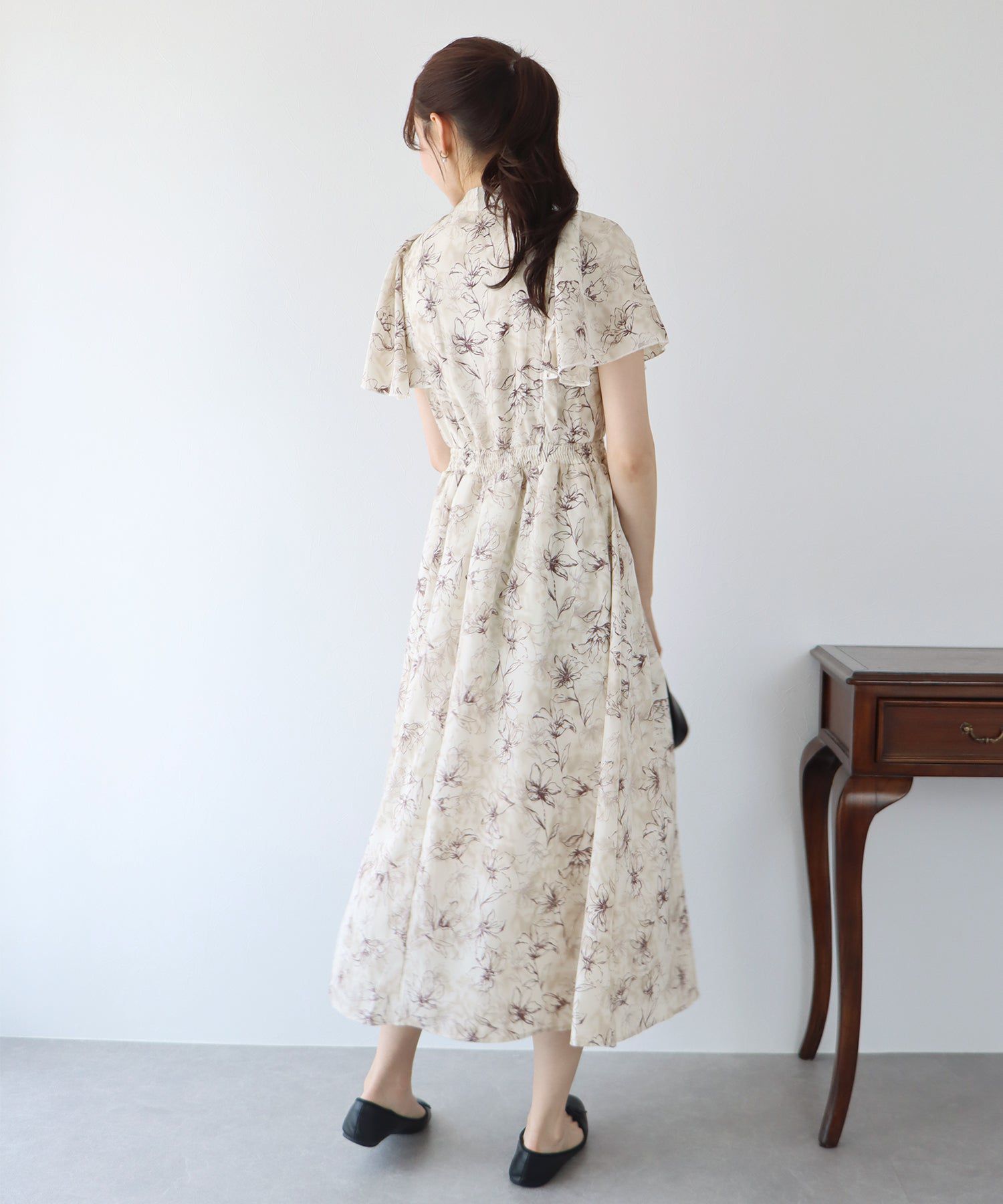 日本 BLUE EAST - 浪漫時光碎花雪紡短袖洋裝-寧靜花園-淺粉紫