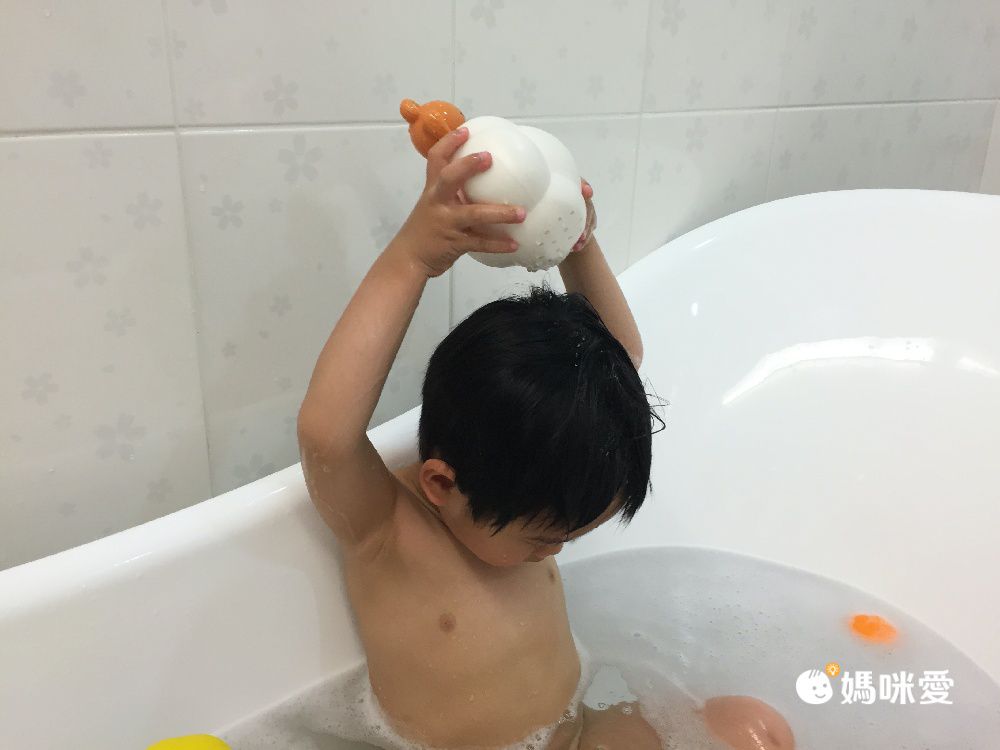 浴室秒變水上樂園【德國 Hape】戲水玩具，孩子愛上洗澡的魔法