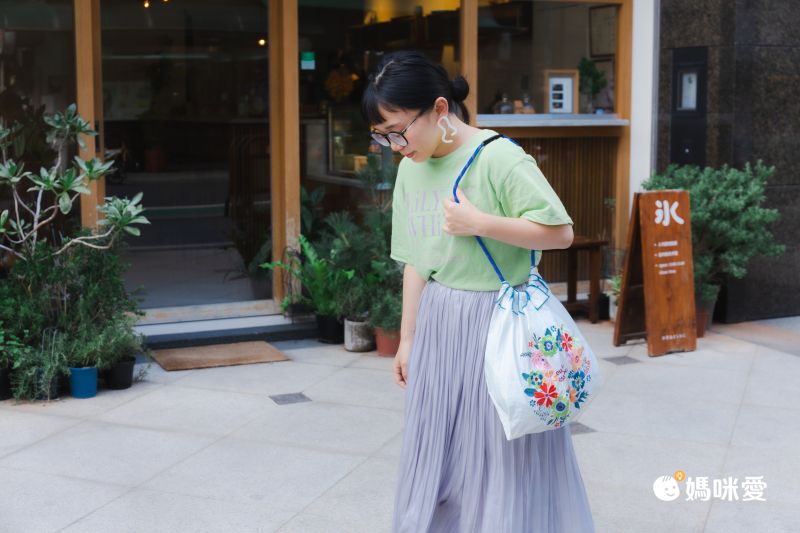 日本女裝代購 - eightbegin 粗繩刺繡購物袋/托特袋-花朵朵開-白 (S(43x38x2cm))