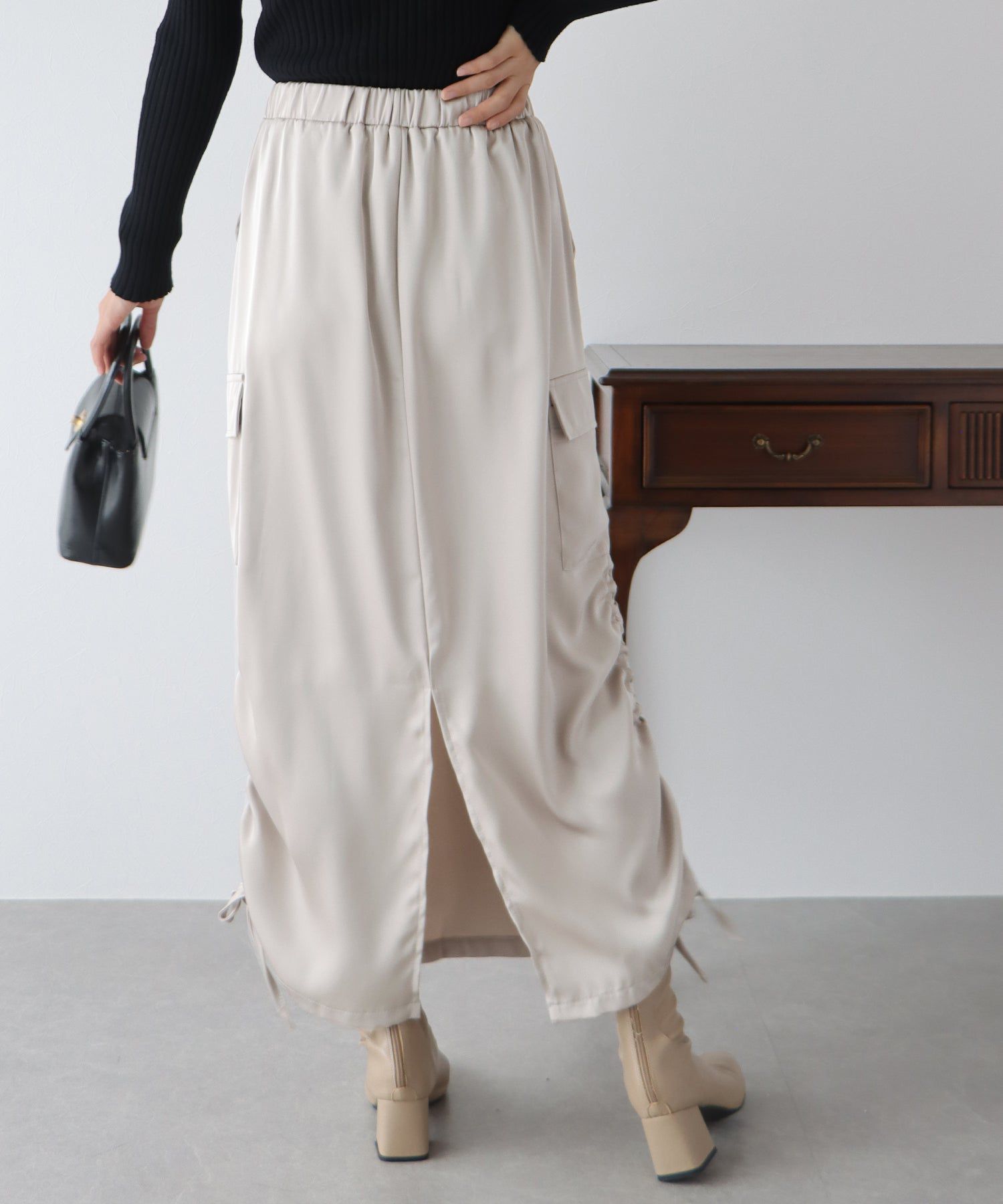 日本 BLUE EAST - 帥氣側抽繩工裝裙-深灰