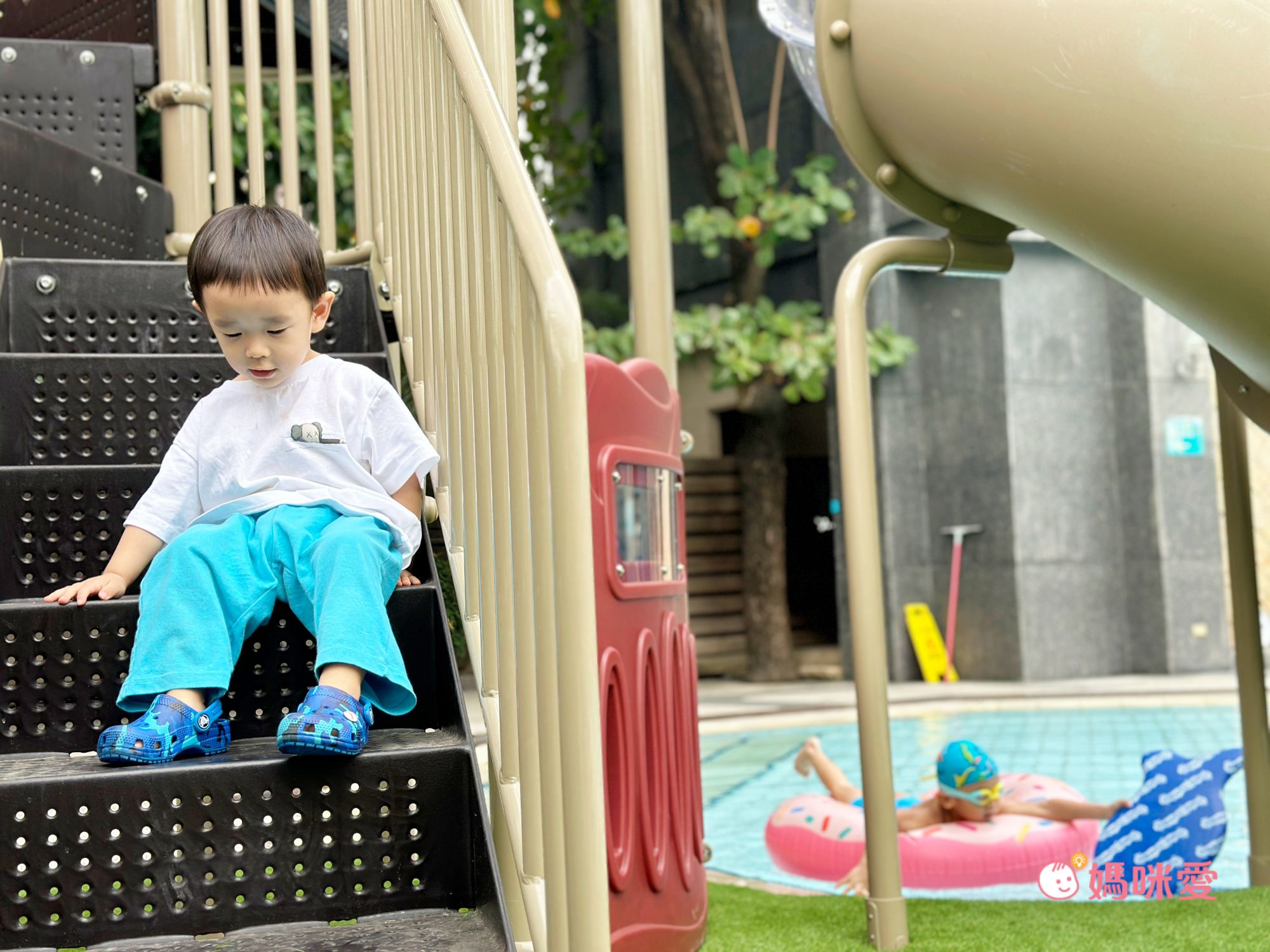 親子友善【承攜行旅 高雄六合館】破百坪賽車場 / 戶外泳池