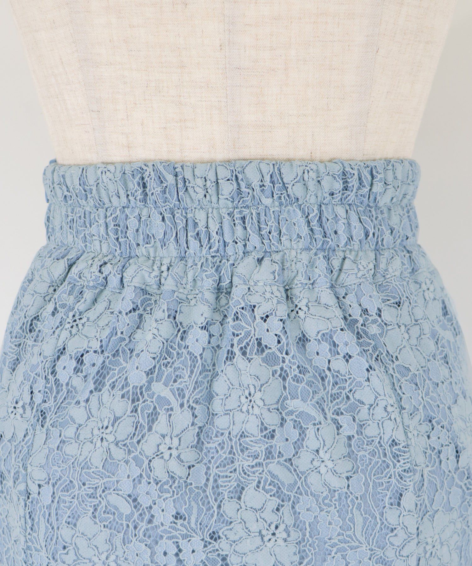 日本 BLUE EAST - 花朵蕾絲修身魚尾裙-經典黑